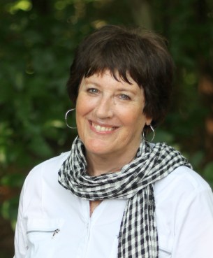 x300 dpi MARY CUNNINGHAM org. enhance slightly no blur 4368-004